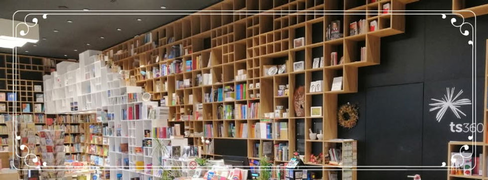 Website Strip Image showing a bookshelf