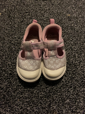Clarks size 6 1/2 infant girls shoes