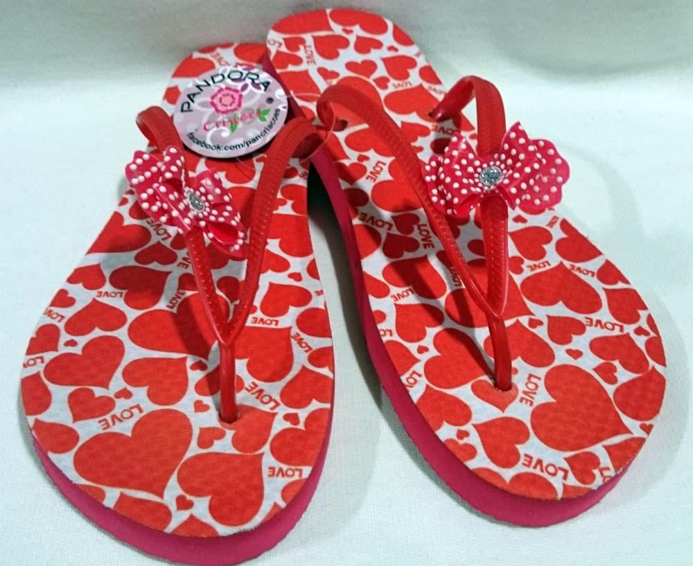 Chinelo feminino adulto estampado Love e lacinho