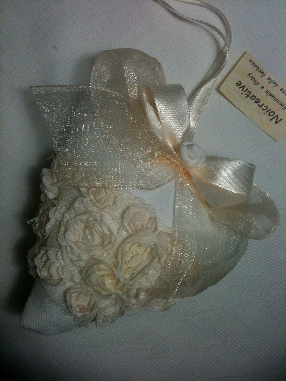 cuore imbottito beige