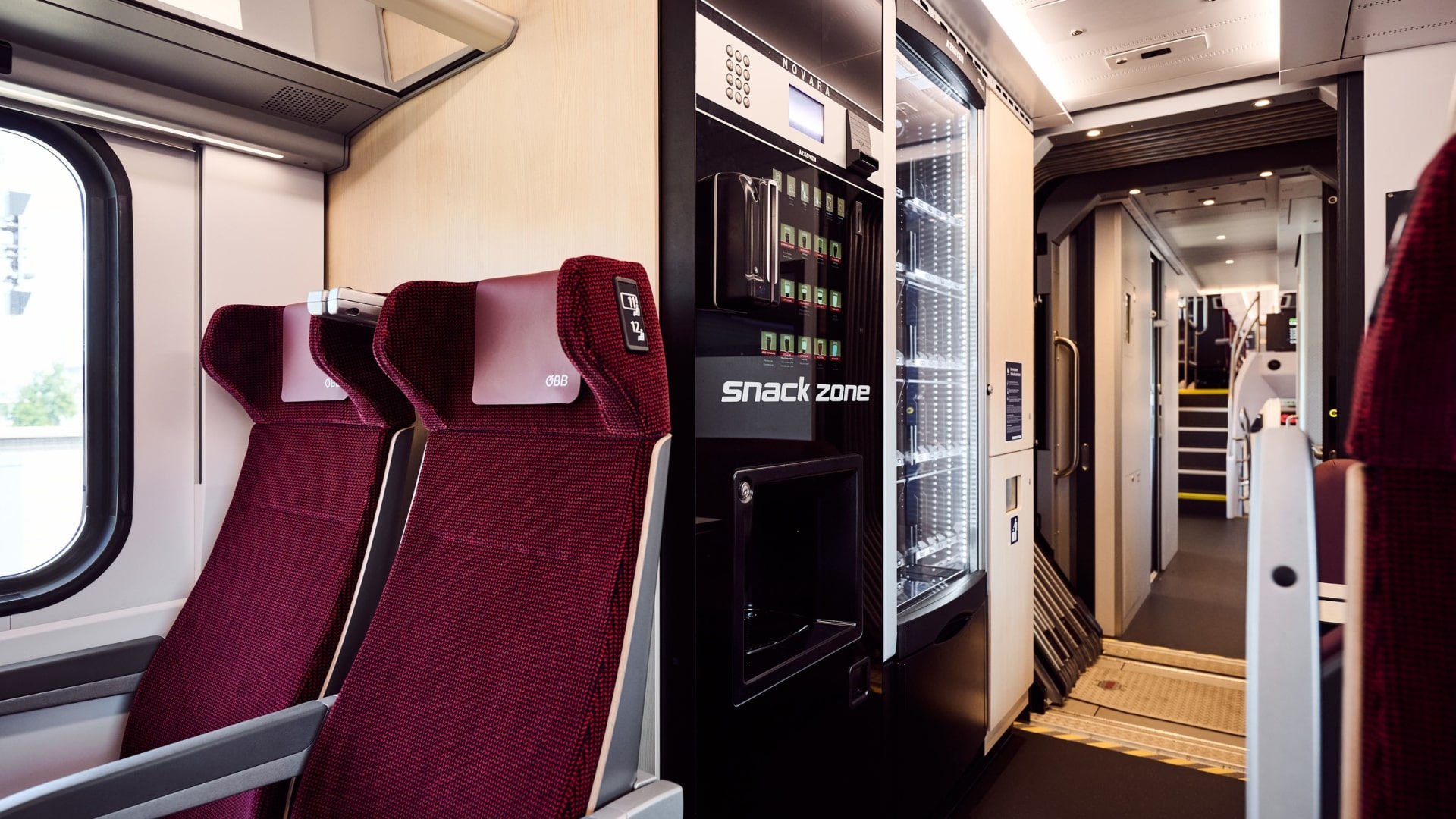 Der neue Doppelstock Railjet der ÖBB bietet auch Snackautomaten an.