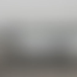 Lufthansa-Flugzeug steht am Gate während des angekündigten Pilotenstreiks mit drohenden Flugausfällen an deutschen Flughäfen.