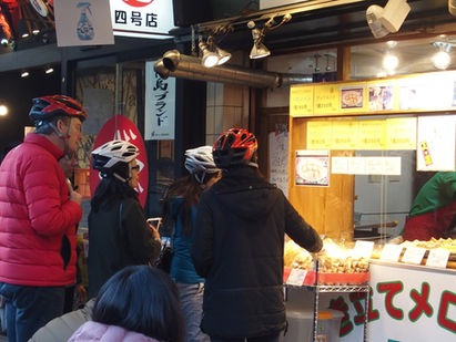 What does people say when we enter shops? お店に入るとき、私たちはなんて言われている?