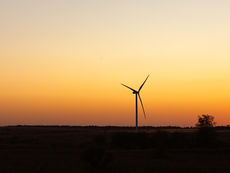 „Wspólnie z prezydentem na rzecz taniej energii” – minister Motyka o ustawie wiatrakowej