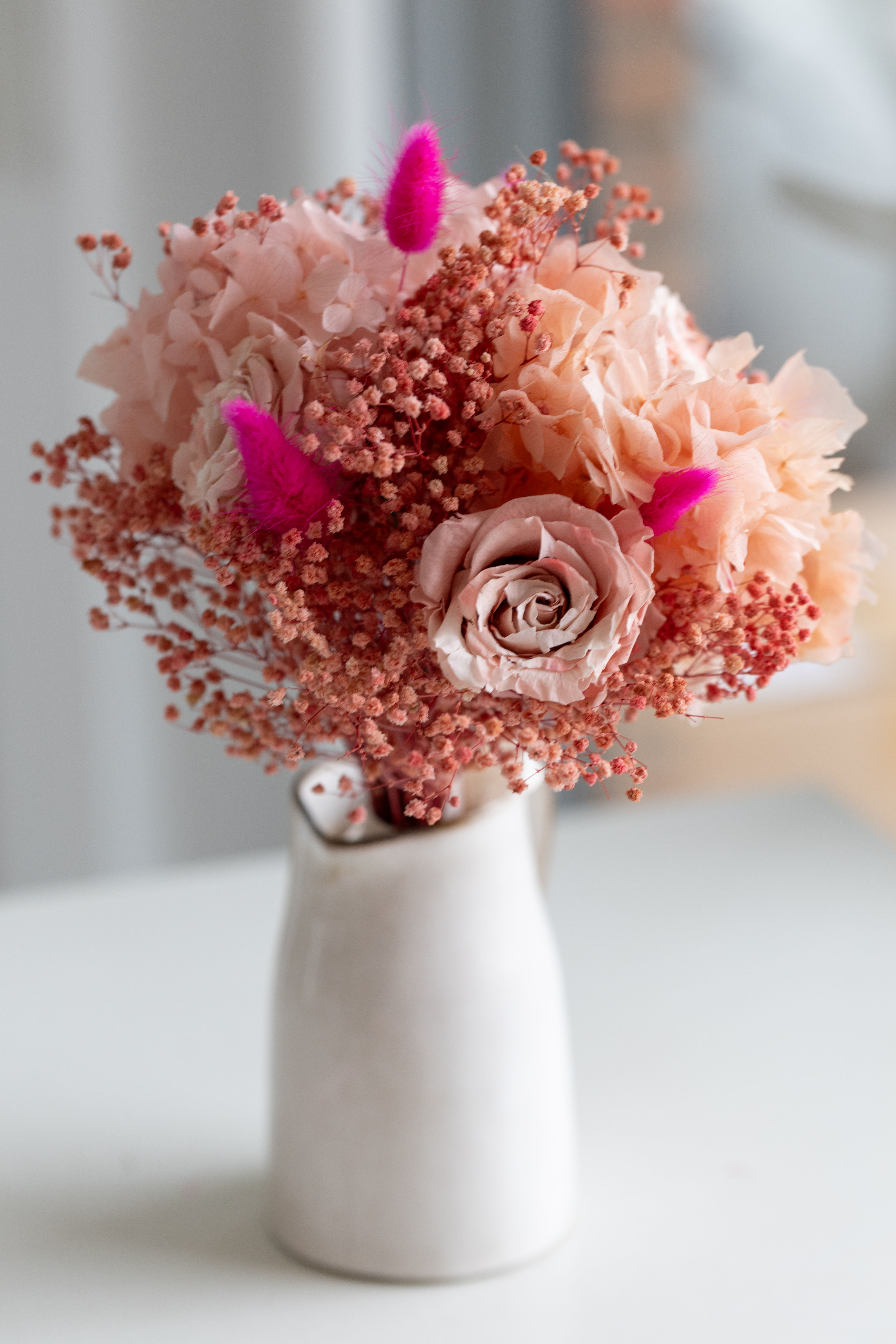 Haltbarer Strauß aus Trockenblumen