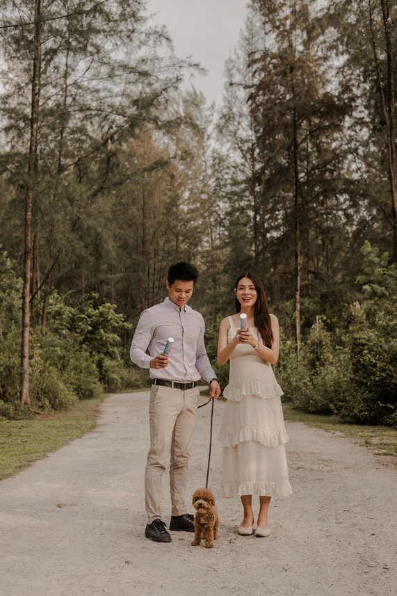 Gender reveal boy confetti photoshoot photography outdoor nature