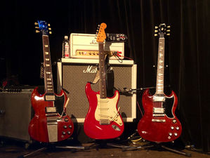 【玲里】今日のギターたち