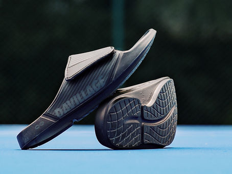 穿梭球場與街頭的每個日常 —— OOFOS x DA VILLAGE 紓壓恢復鞋登場