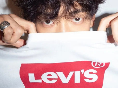 追逐潮流的人那麼多，我卻愛穿經典