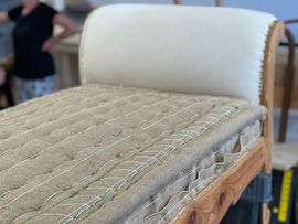 Traditionelle Bio-Polsterei_Bauersofa_Garnierung_edited.jpg