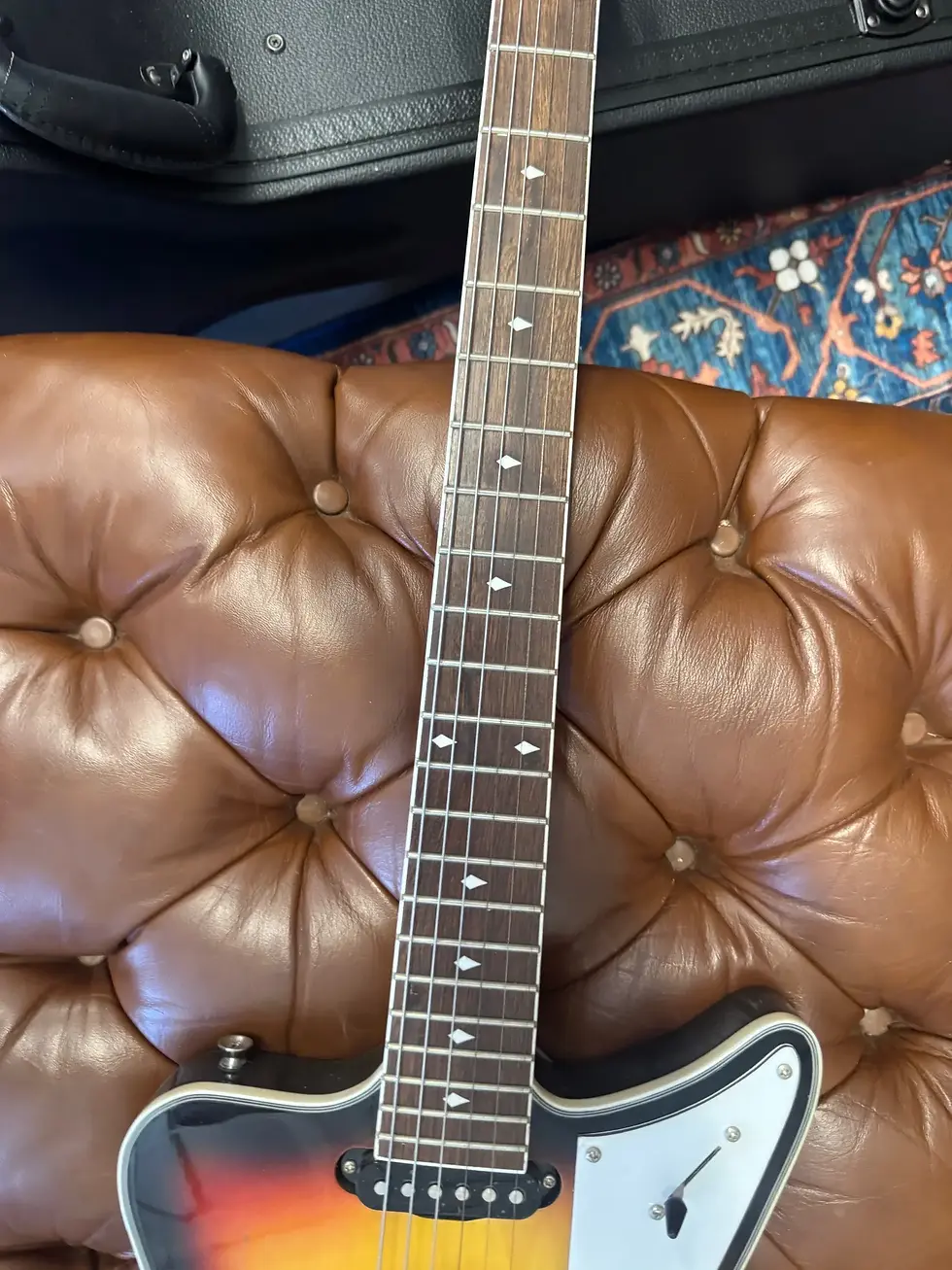 Thumbnail: Fretboard of Hounder Black Red Honey Burst