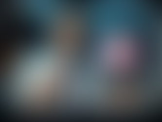 VRゴーグルで患部の説明を受ける患者と説明するドクター