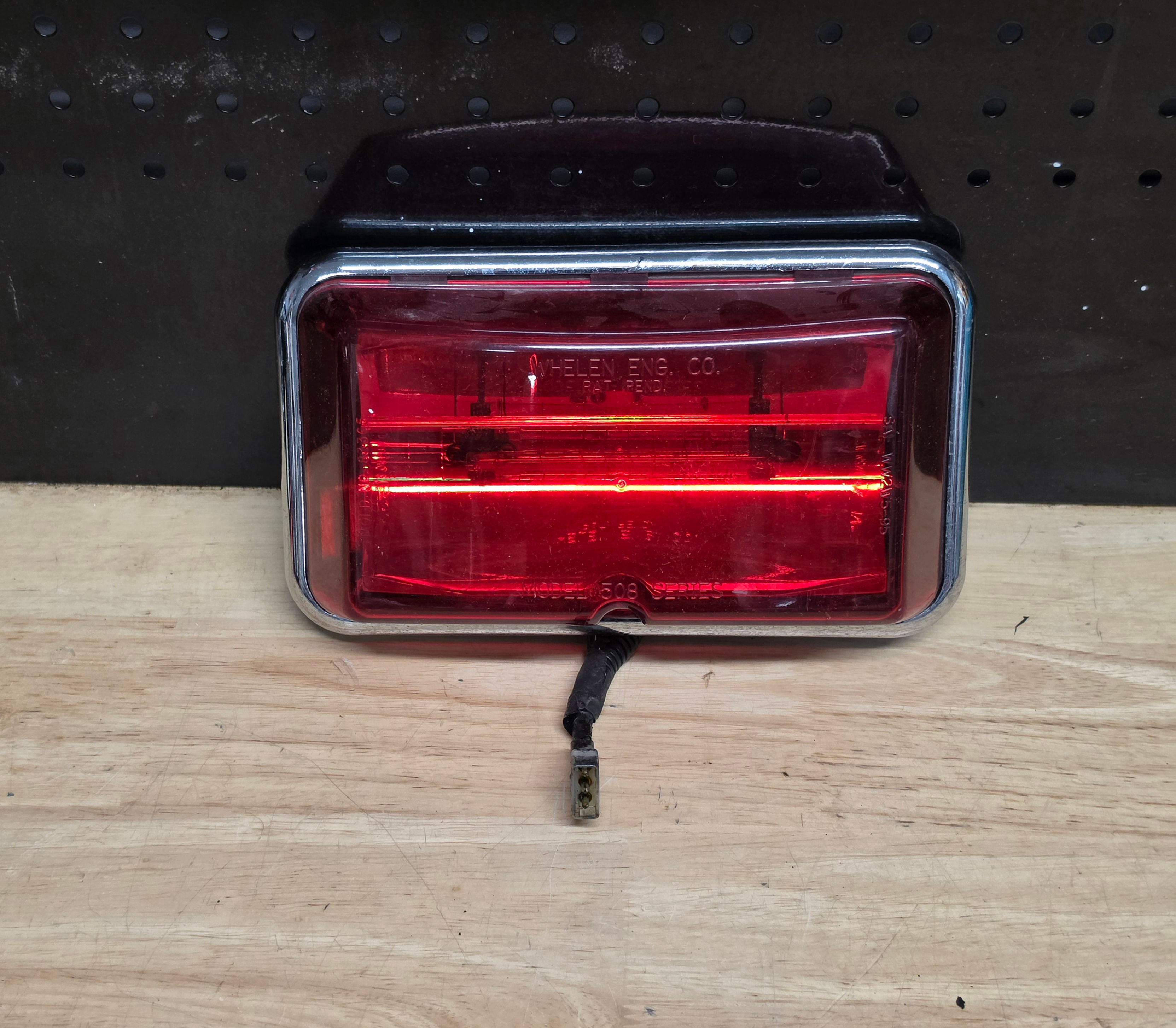 Whelen - Model 508 Linear Strobe Reflector Assembly (Red) 02-0362189-00D