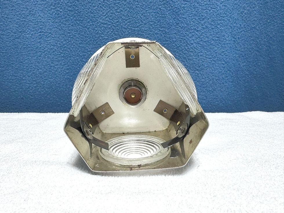 Thumbnail: Yankee Model 1161 Beacon - Carousel With Lenses