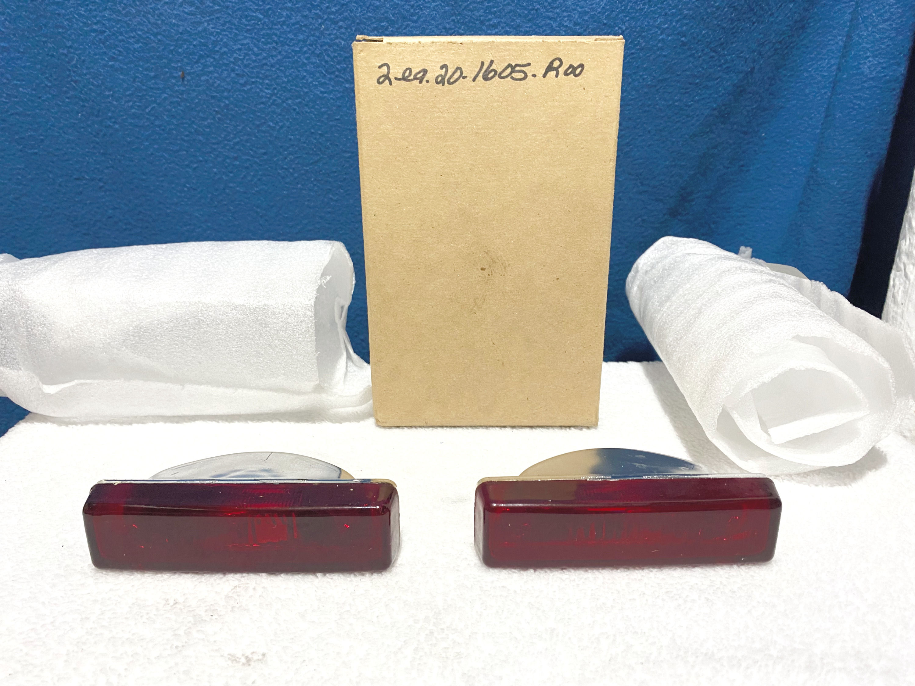 Sho-Me Model 20.1605.R00 - Microthin Light Heads - Halogen 