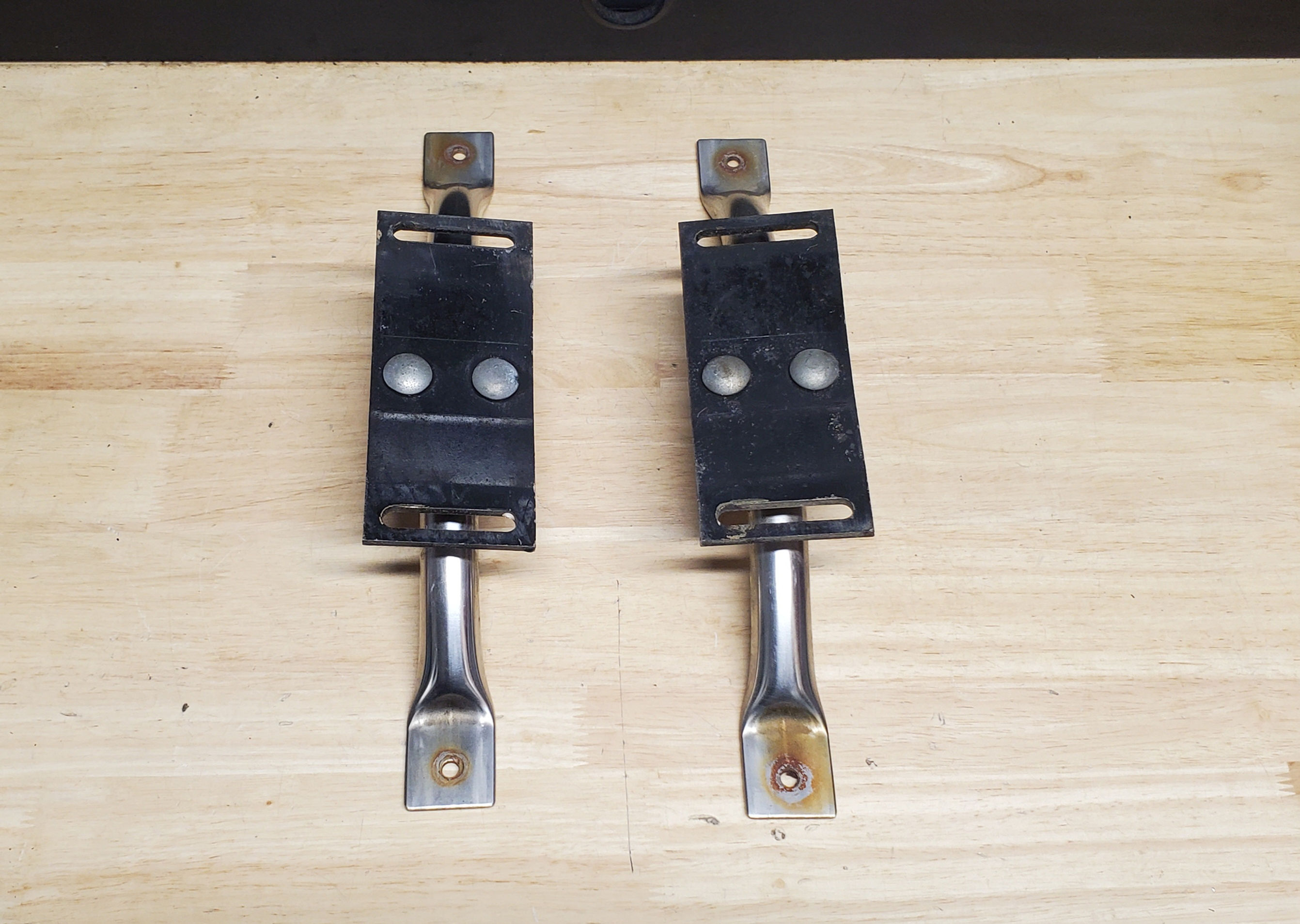 Federal Signal Twinsonic Lightbar Mounting Feet & Brackets 