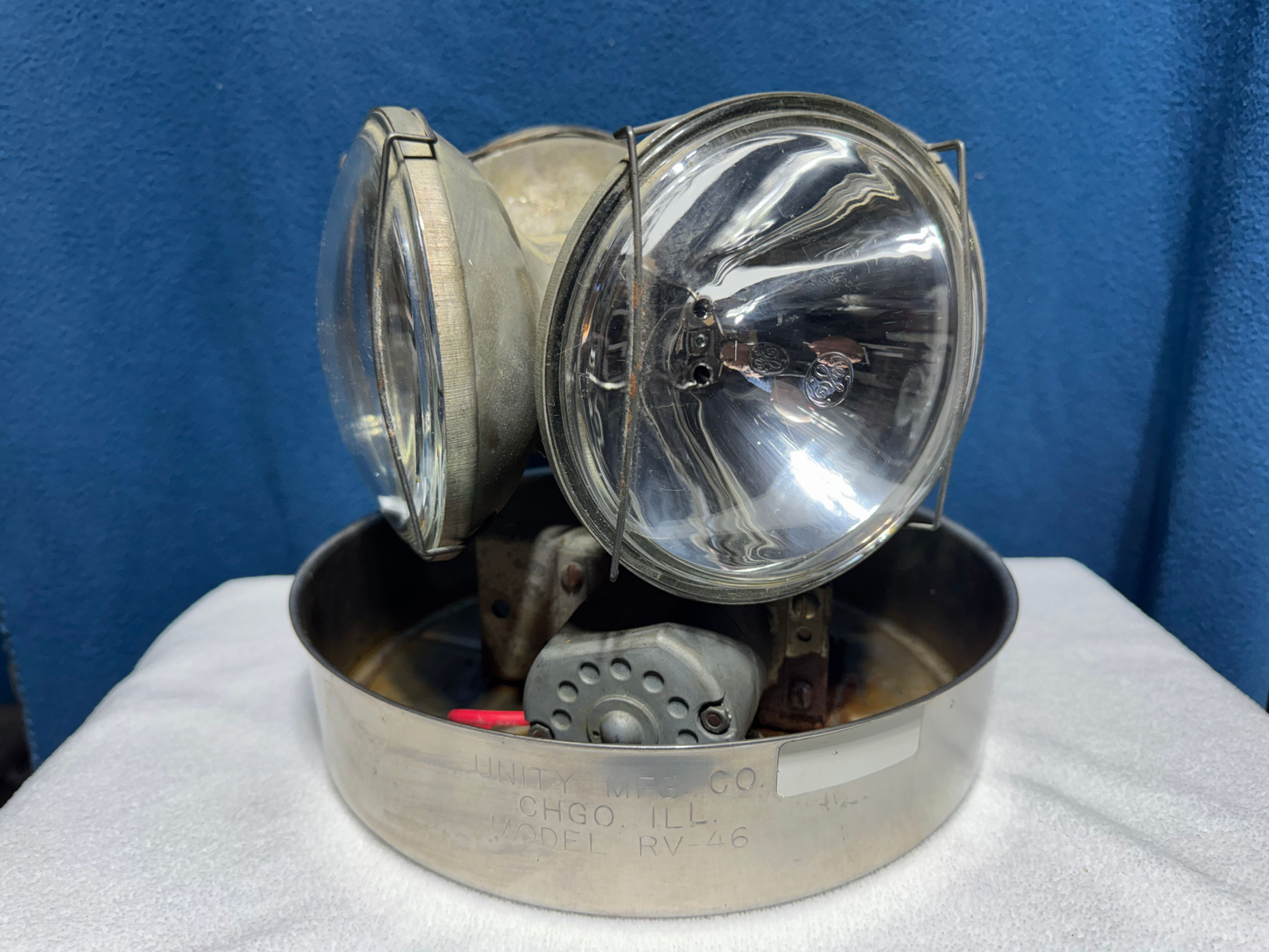 Unity RV-46 Beacon Light (No Dome)