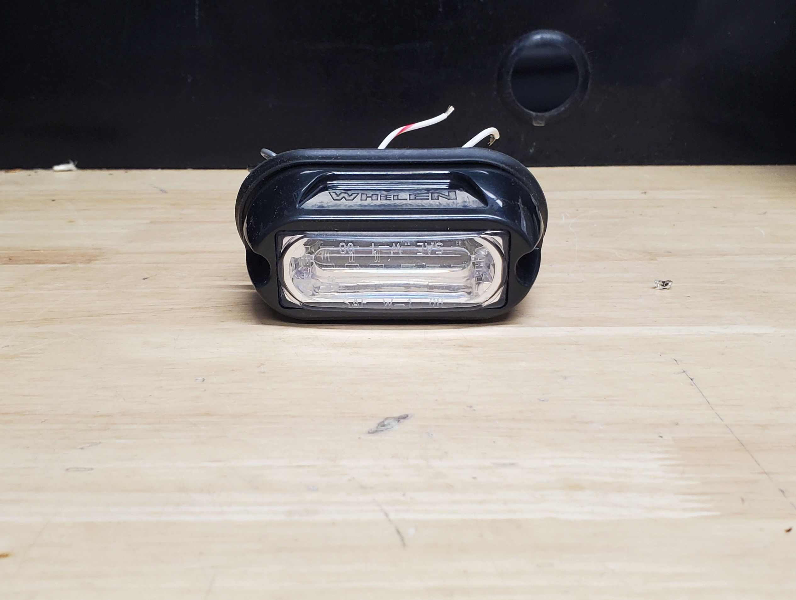 Whelen LINZ6 Super LED Surface Mount Light (Red) 