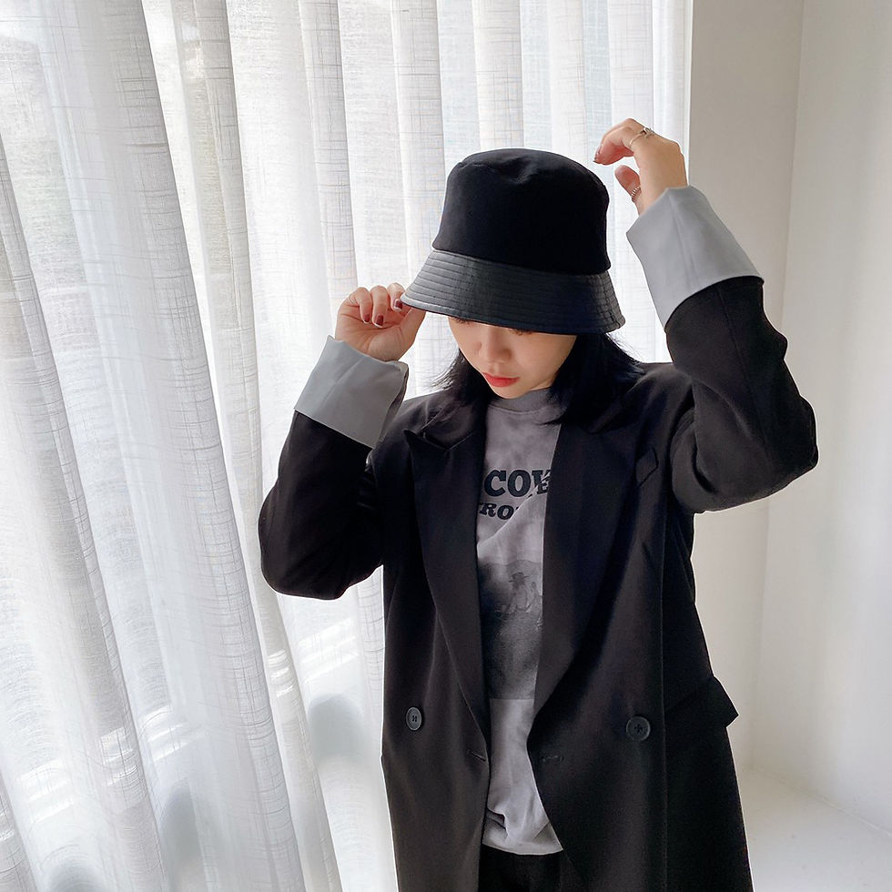 縮圖：【現貨+預購】美式牛仔黑白漫畫大學棉T（白/鐵灰） ♡