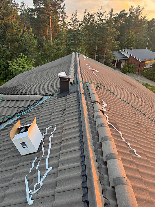 Tiilikatto harjatiiviste