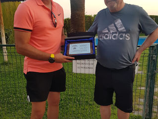 Entrega diplomas clases de tenis