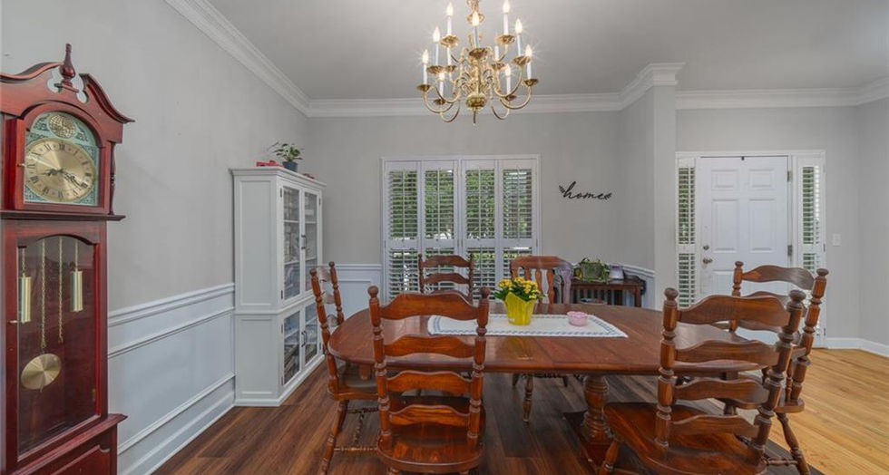dining room with chandelier in Kennesaw GA house