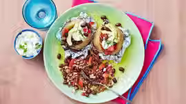 Loaded aardapel met kidneybonensalade 