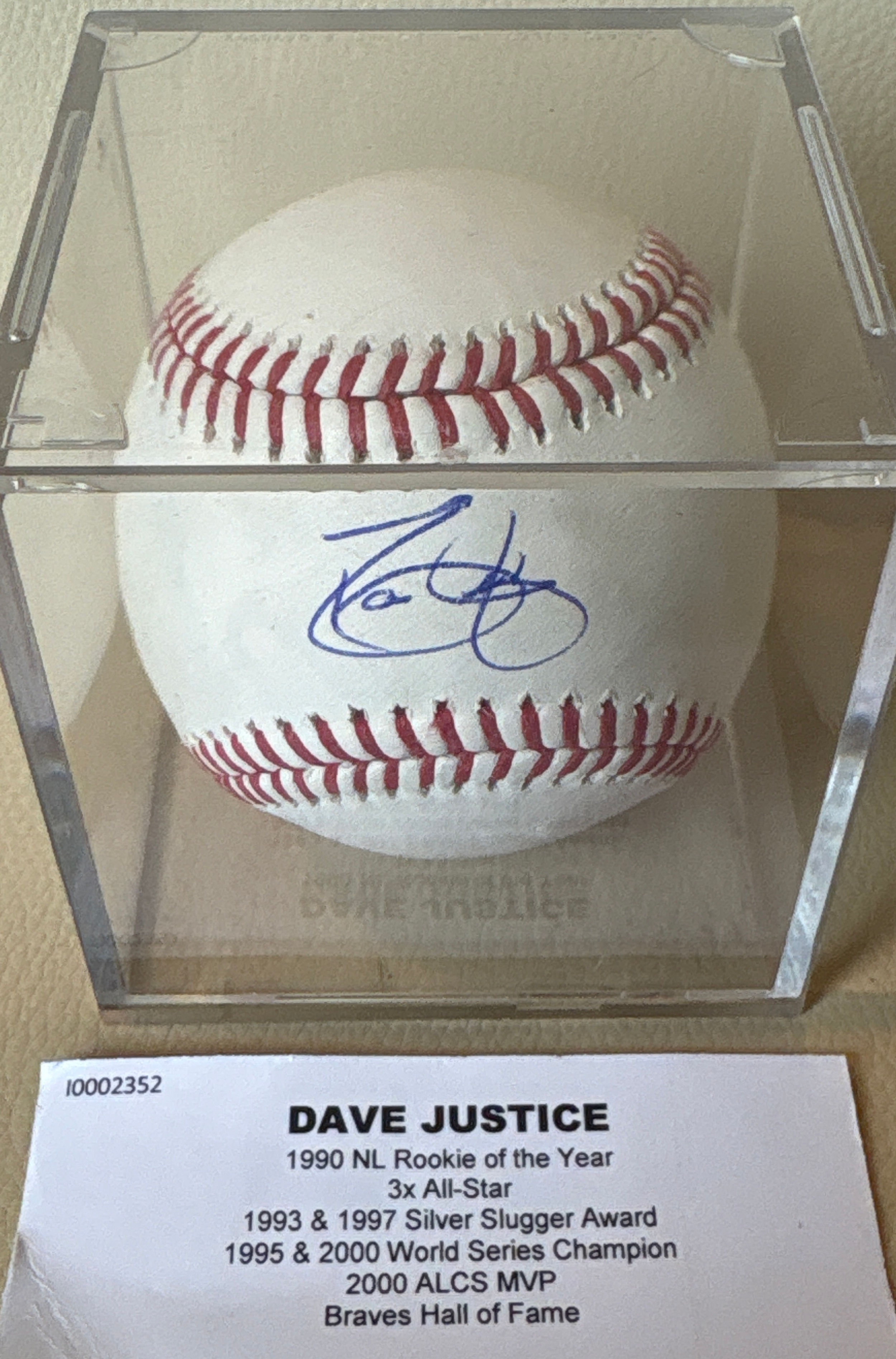 Dave Justice Autographed Baseball in Case – JSA COA!