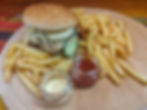 Hamburger con patatine fritte