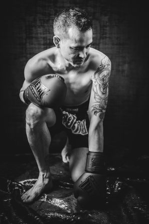 portrait boxeur thaï noir et blanc