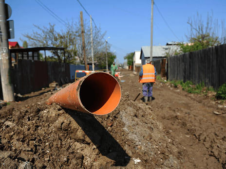 Lucrări de asfaltare, apă, canalizare  și iluminat public 
pe toate străzile