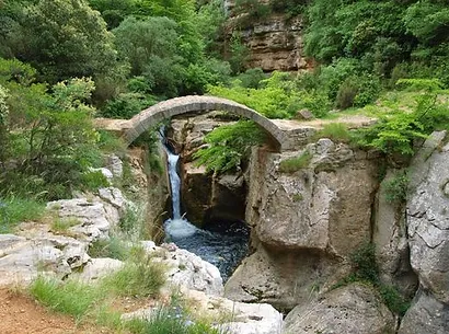 bugarach pontromain.webp