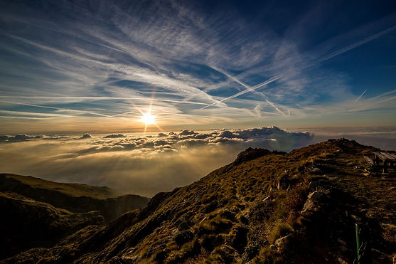mountains-190055_1920.jpg