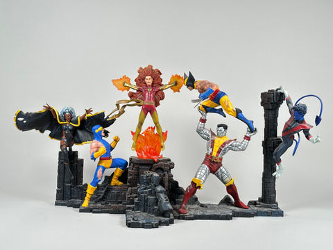 Diorama de figurines Marvel dont Storm, Phoenix, Colossus, Wolverine, etc.