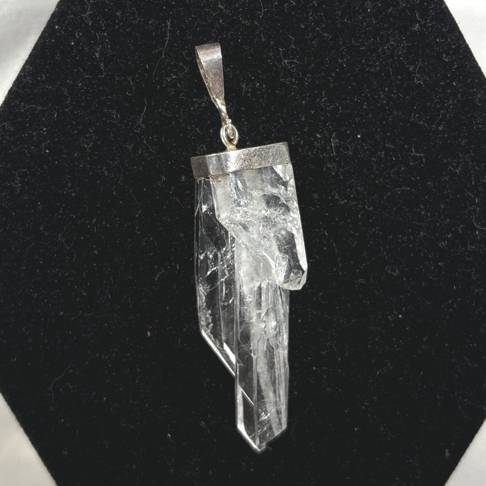 Faden Quartz Pendant 3