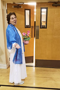 deb welcoming shabbat.jpg