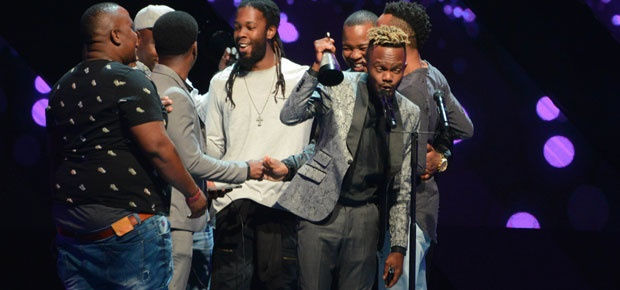 Kwesta triumphs at the 2017 SAMAs. PICTURE: Channel24