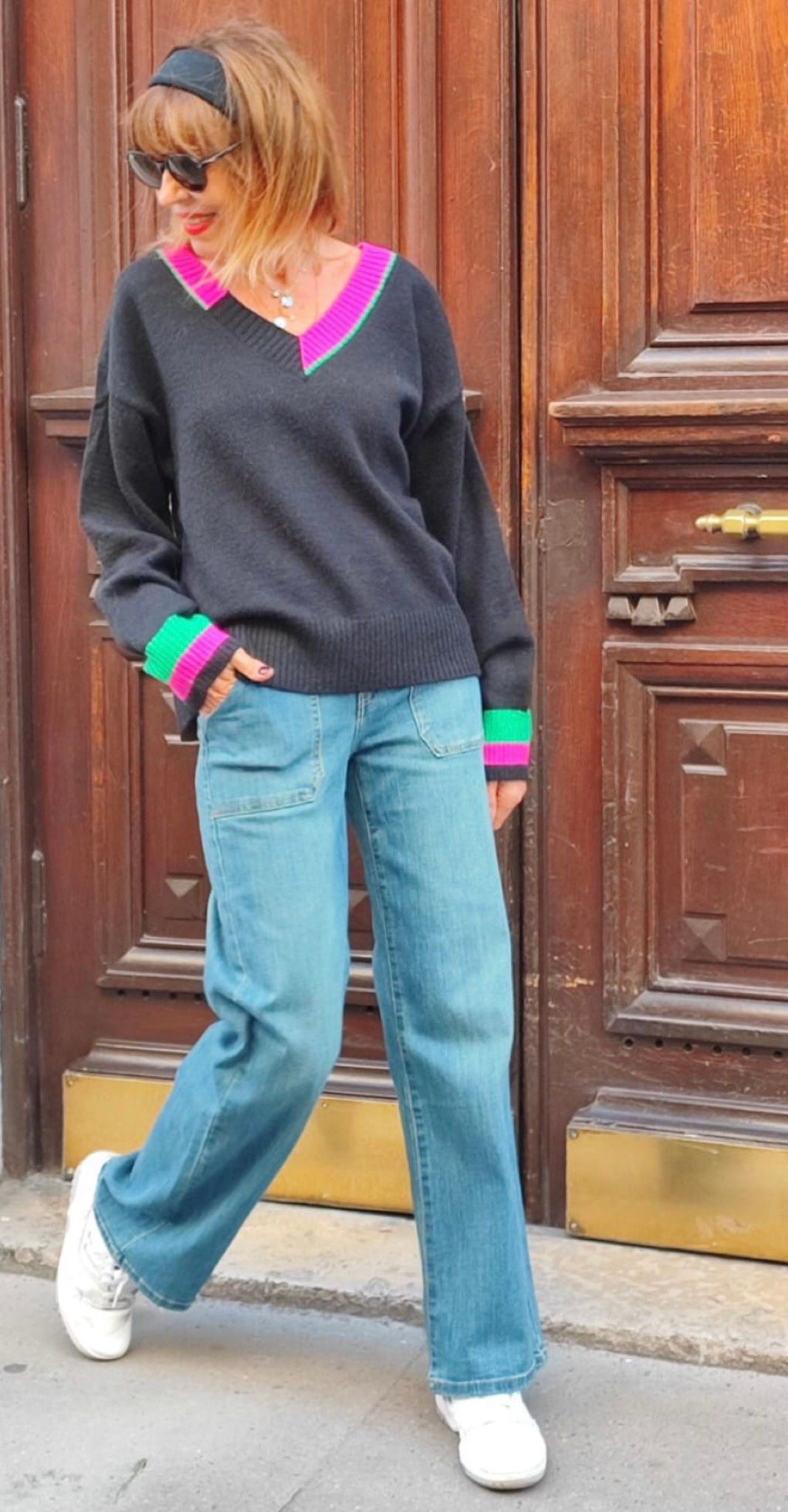 Pull noire bordure couleur 