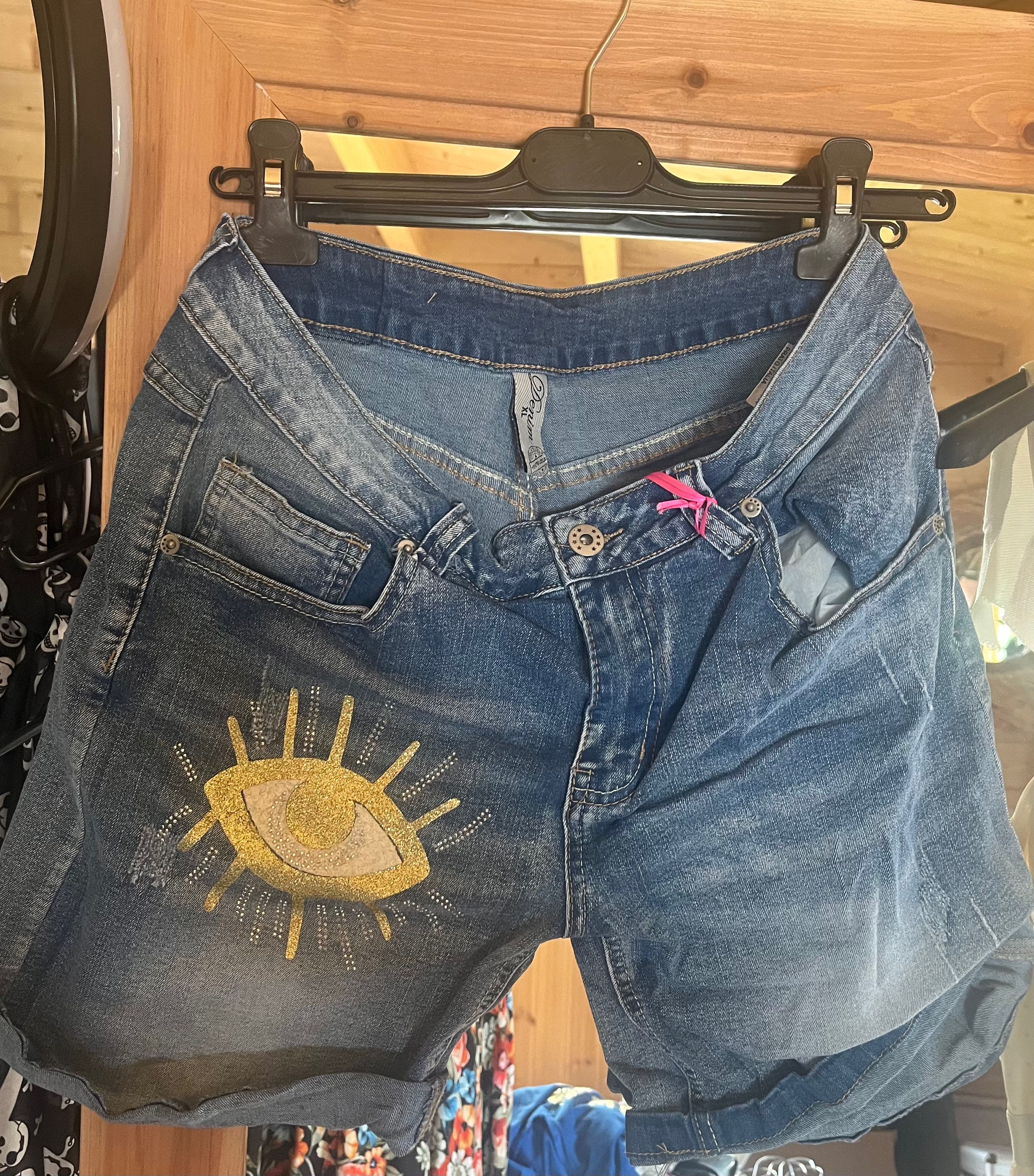 Short en Jeans oeil fin de série 