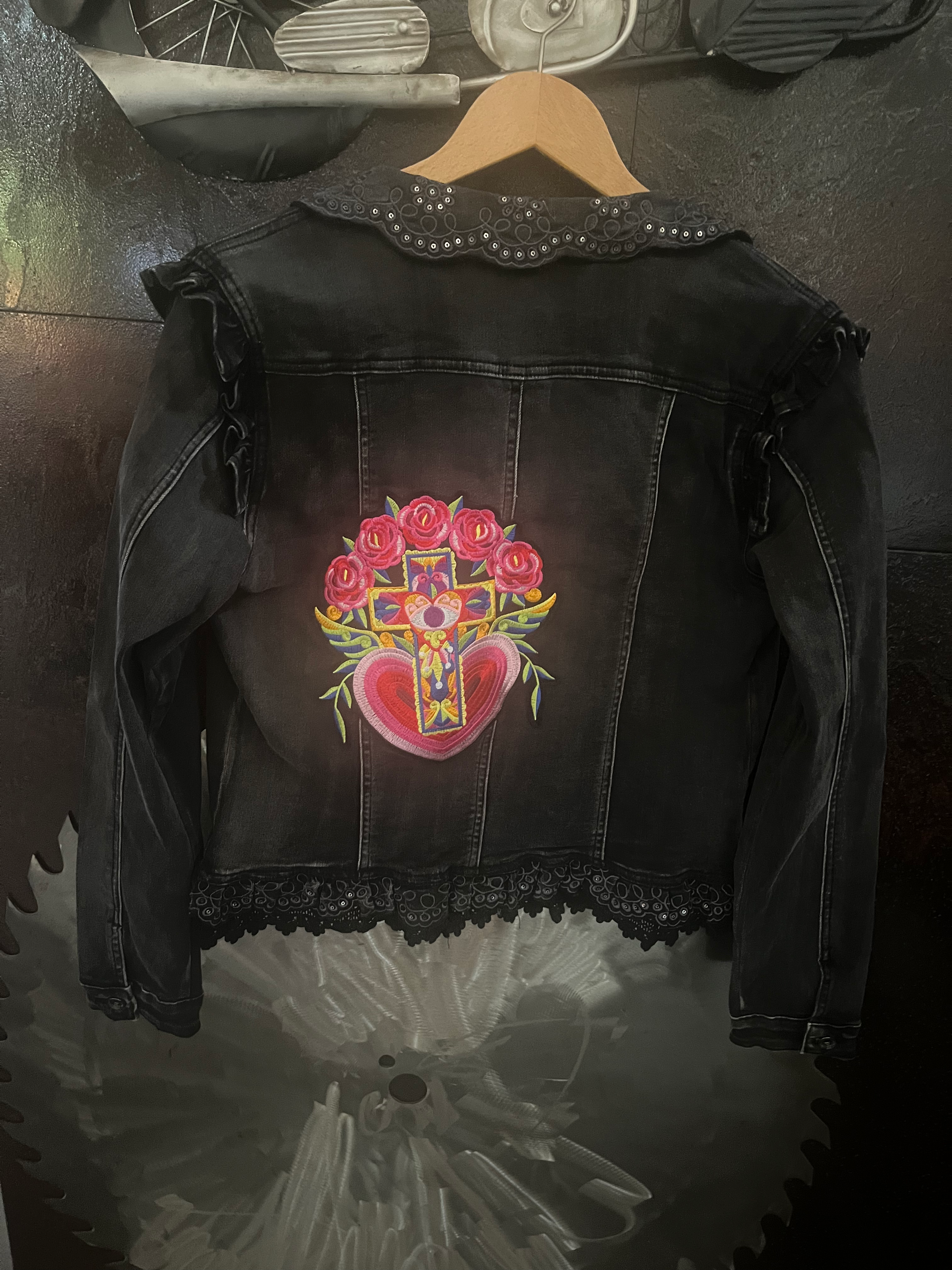 Veste création croix et coeur  brodés 