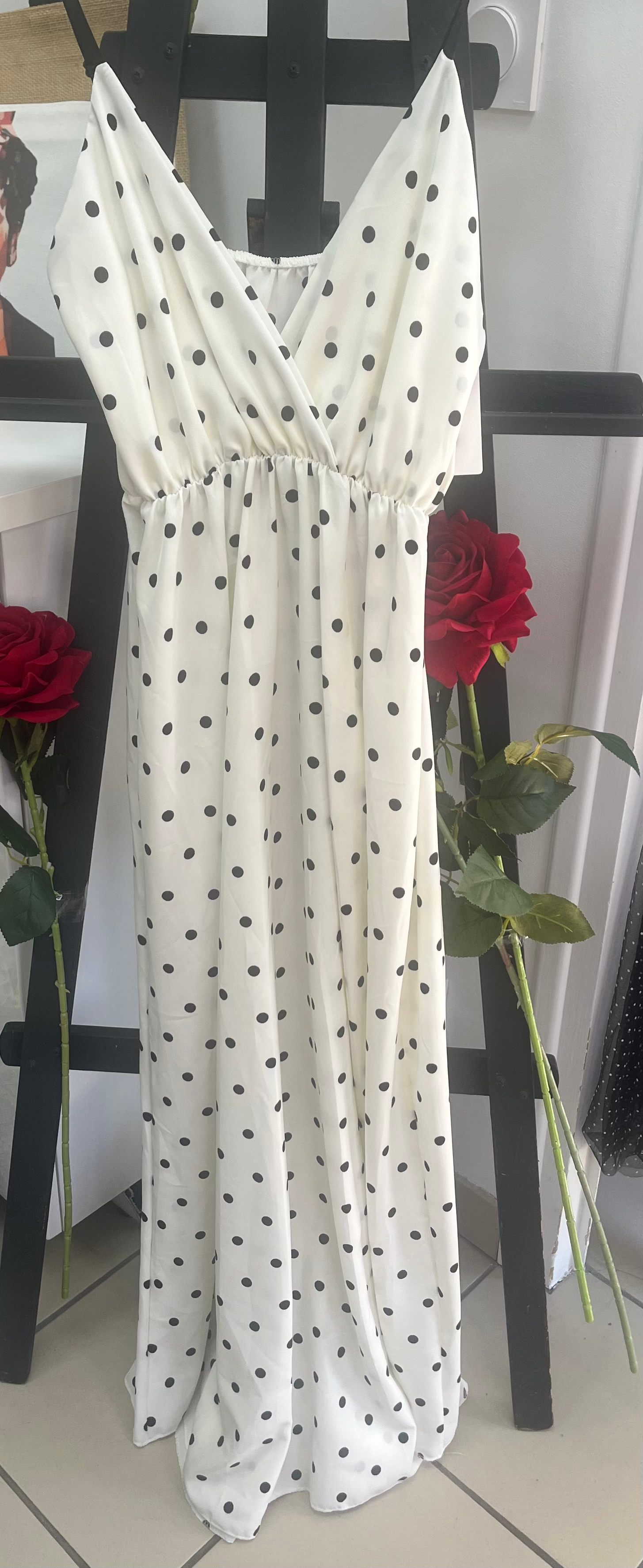 Robe blanche à pois 