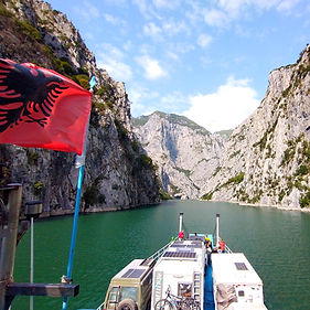 albanien-komani-see-faehre-wohnmobil_edited_edited.jpg