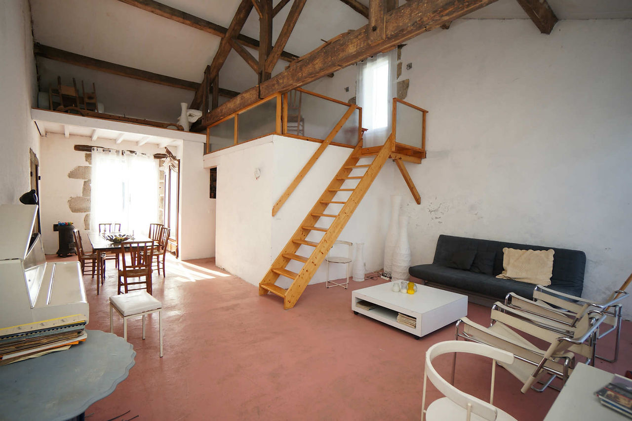 Lounge before