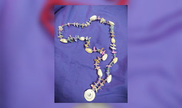 sea shells necklace.jpg