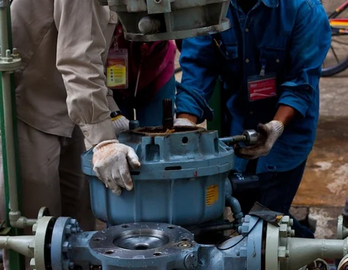 mud-pump-repairing-services-500x500.webp