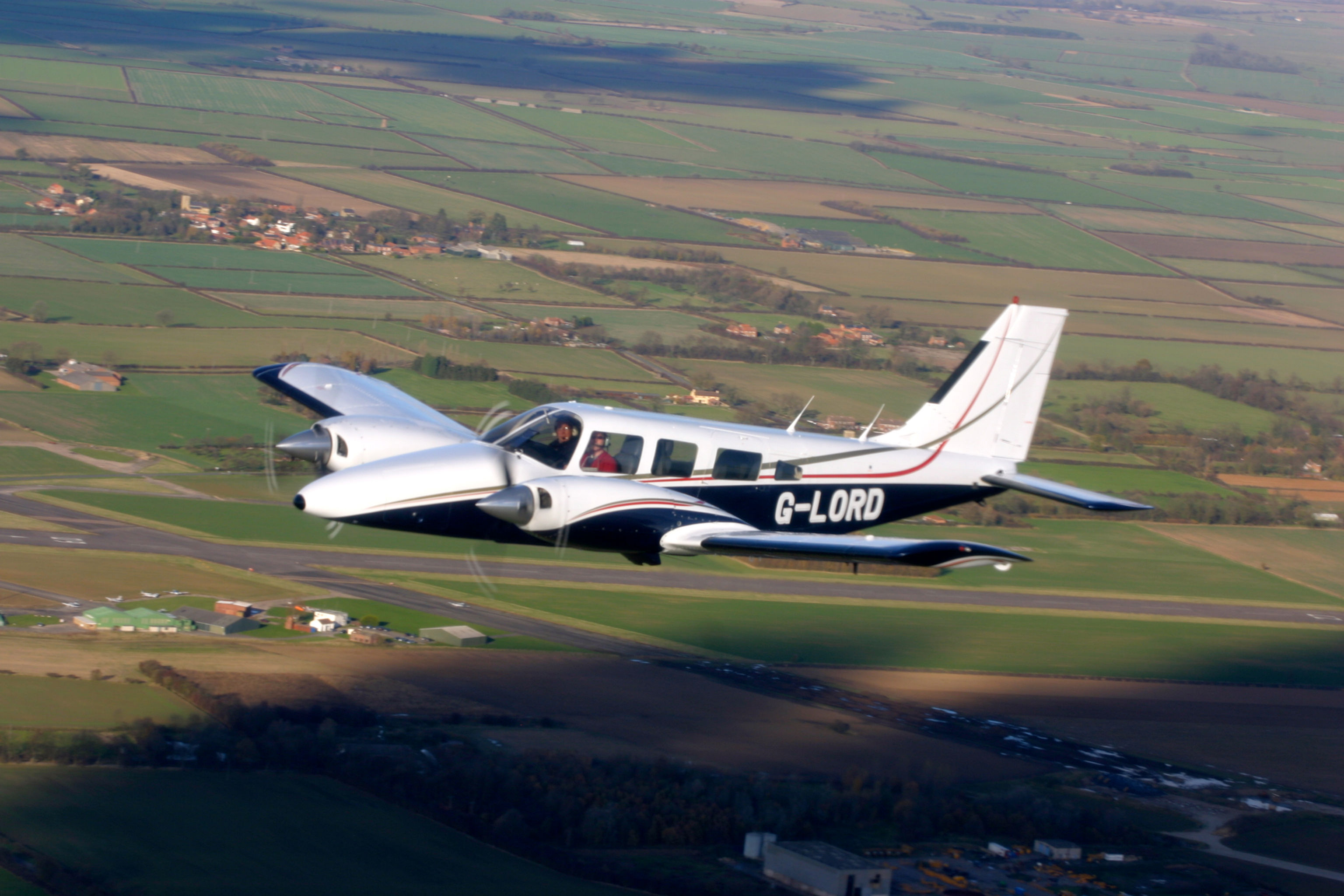 1979 Piper PA-34-200T Seneca II G-LORD