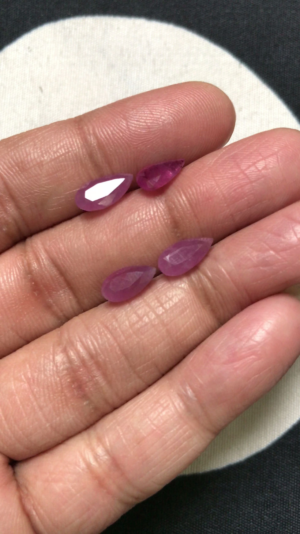 サムネイル： Ruby Faceted Cabochons 4 Piece Size 10-8 MM Approx