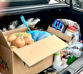 Food is loaded into vehicles..jpg