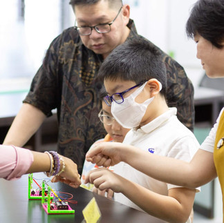 Students Experience Nobel International School Science Lab