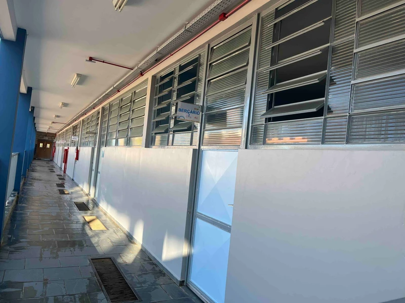 Corredor do edificio PIBA Kids